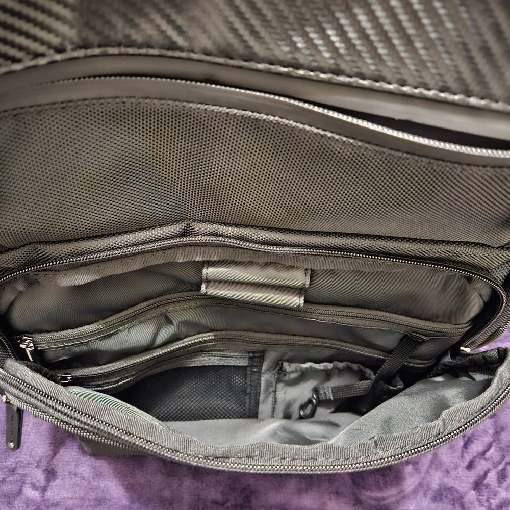 Robert Graham Textured Black Accessory - Picture 6 of 8